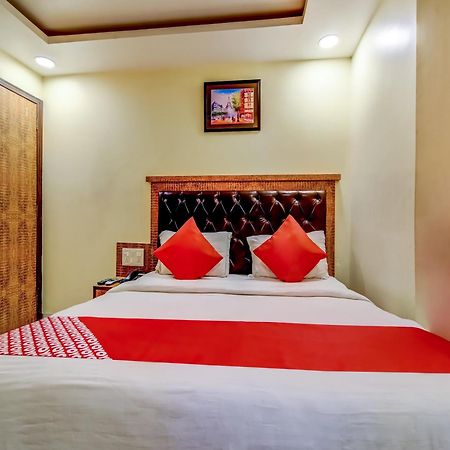 Hotel Sarthak Palace - By Pooja Hospitality ニューデリー エクステリア 写真
