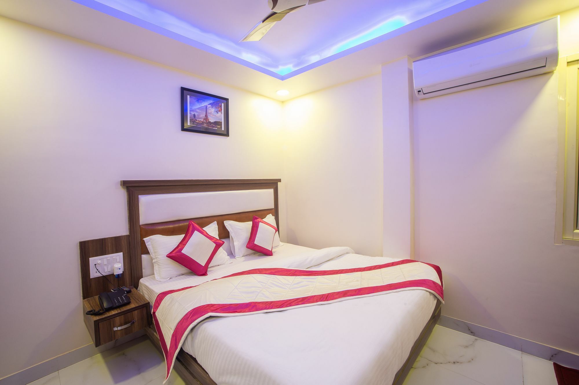 Hotel Sarthak Palace - By Pooja Hospitality ニューデリー エクステリア 写真