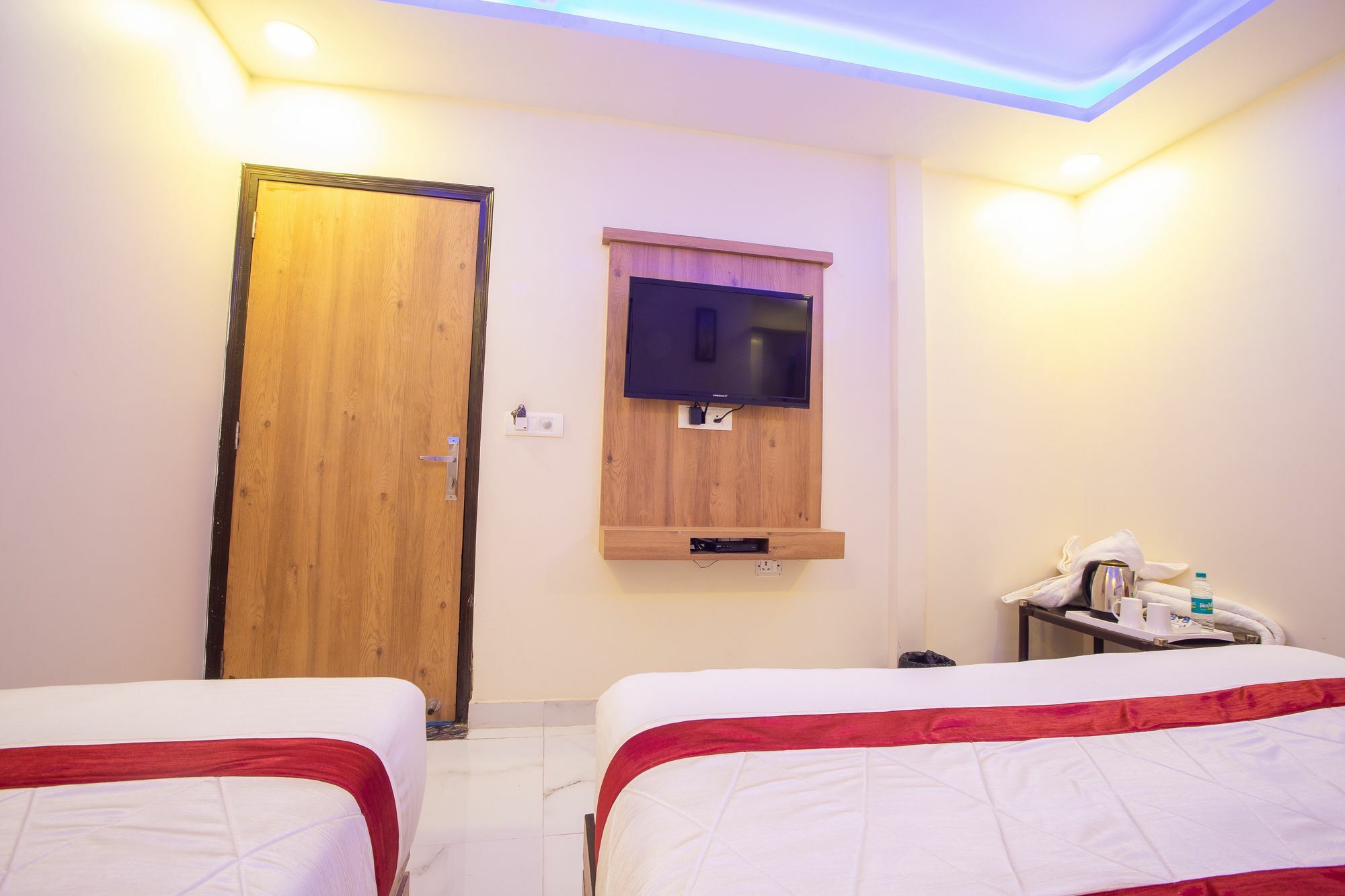 Hotel Sarthak Palace - By Pooja Hospitality ニューデリー エクステリア 写真