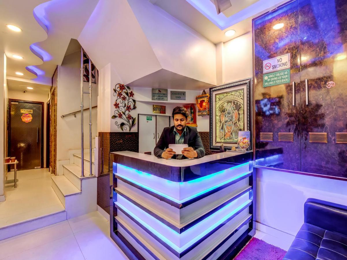 Hotel Sarthak Palace - By Pooja Hospitality ニューデリー エクステリア 写真