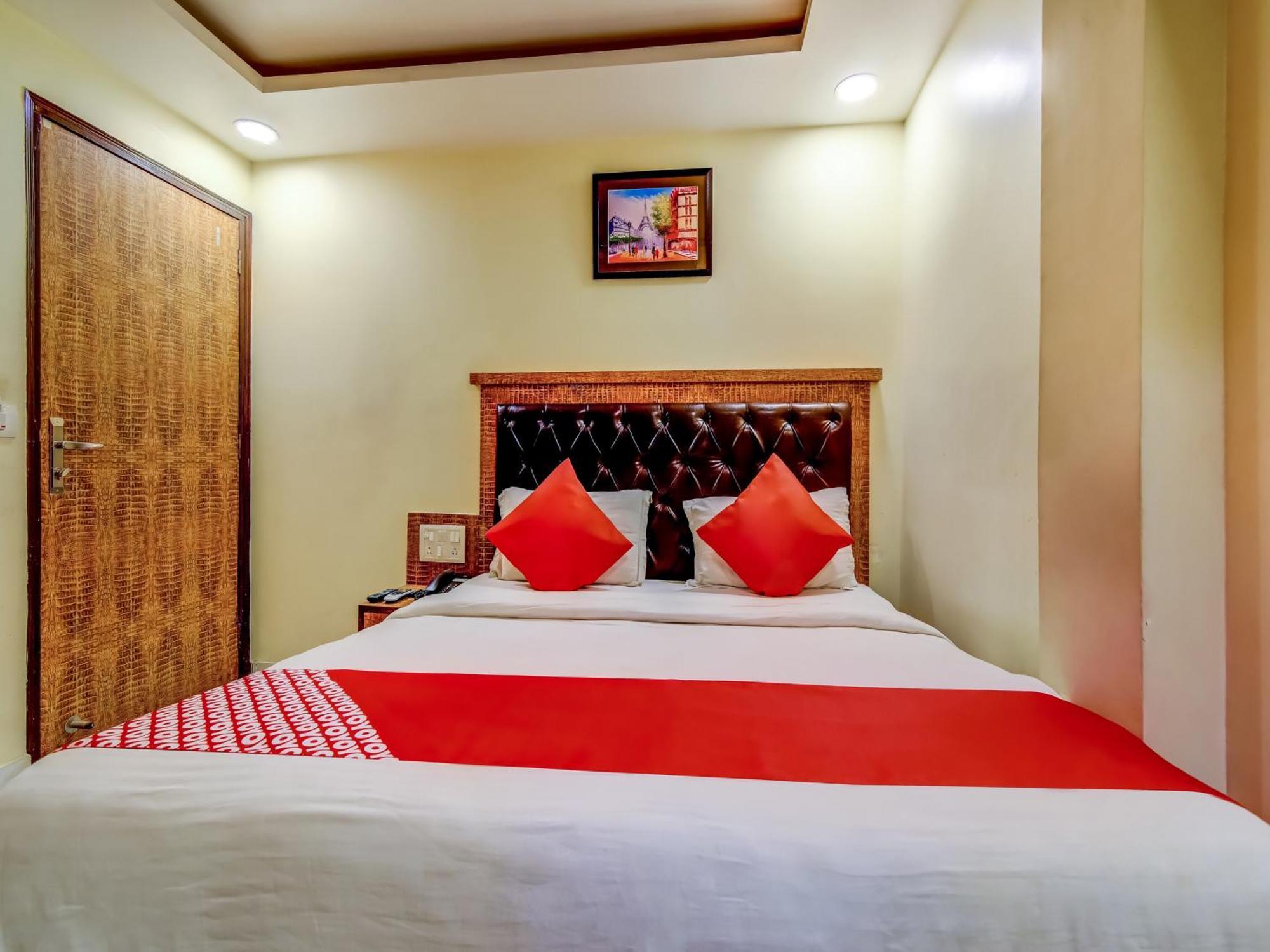 Hotel Sarthak Palace - By Pooja Hospitality ニューデリー エクステリア 写真