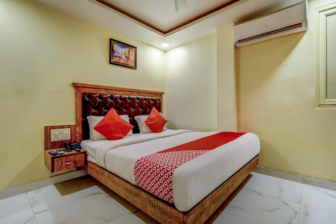 Hotel Sarthak Palace - By Pooja Hospitality ニューデリー エクステリア 写真
