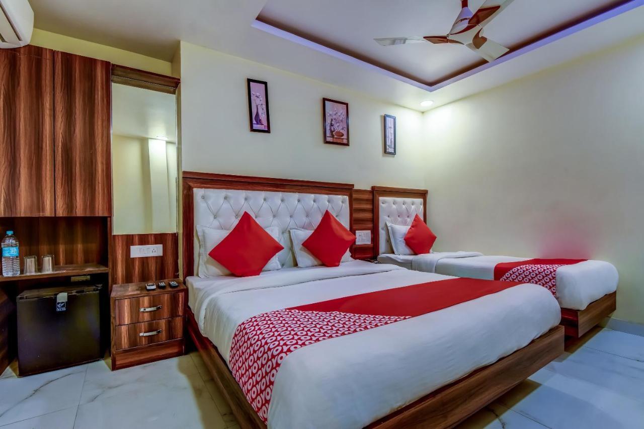 Hotel Sarthak Palace - By Pooja Hospitality ニューデリー エクステリア 写真