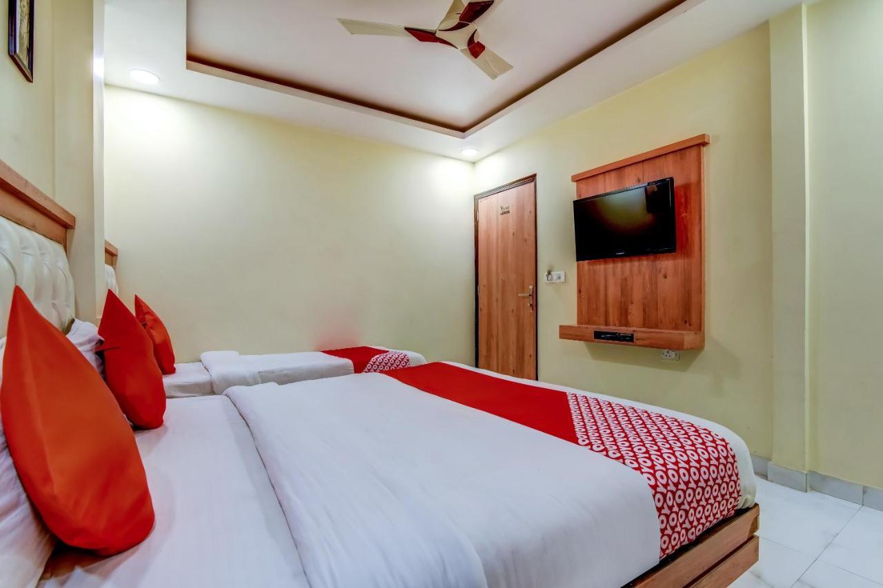 Hotel Sarthak Palace - By Pooja Hospitality ニューデリー エクステリア 写真